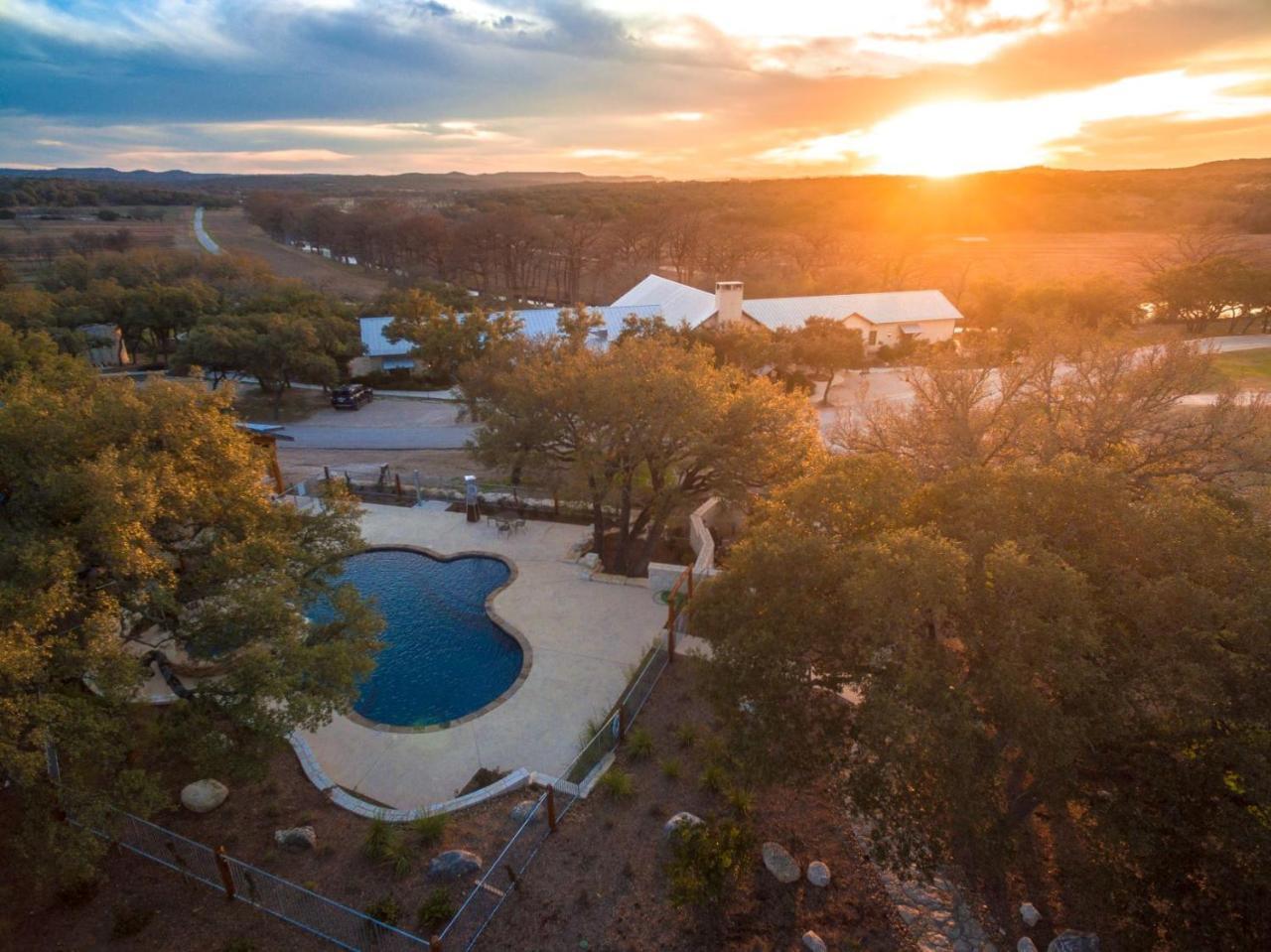 Joshua Creek Ranch Hotel เบอร์นี ภายนอก รูปภาพ